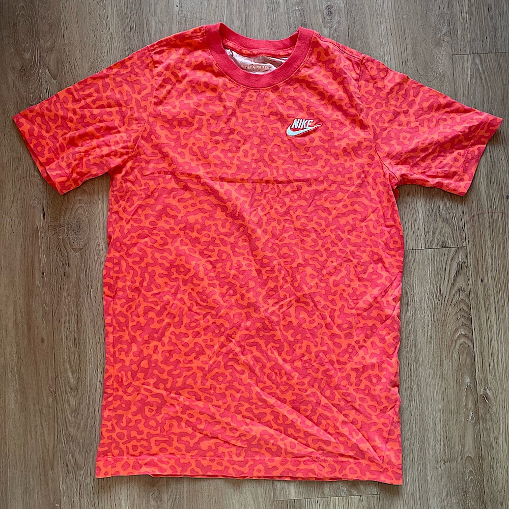 The Nike Tee All Over Print size XL